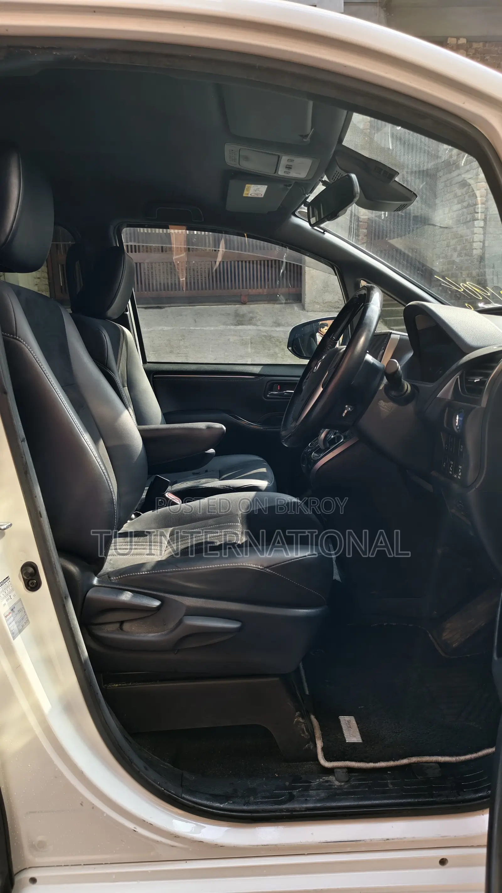 Toyota Esquire Hybrid GI Premium 2020