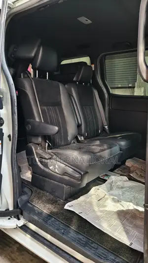Toyota Esquire Hybrid GI Premium 2020