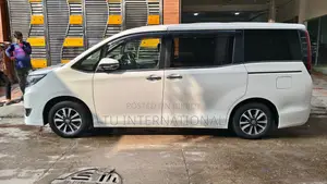 Toyota Esquire Hybrid GI Premium 2020
