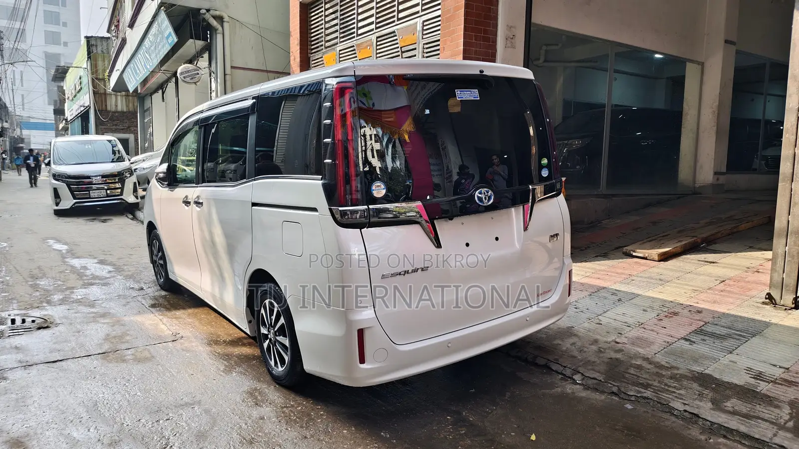 Toyota Esquire Hybrid GI Premium 2020