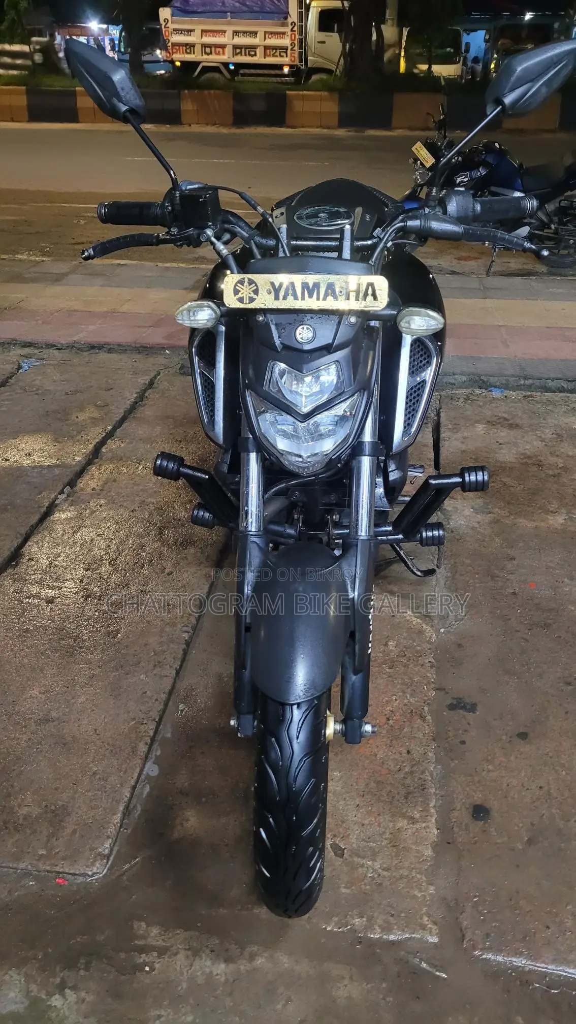 Yamaha Deluxe ABS 2023