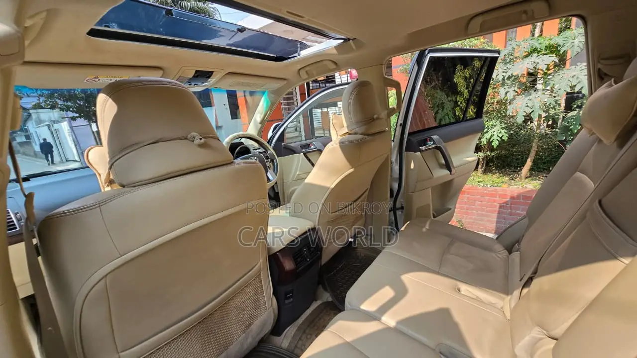 টয়োটা ল্যান্ড ক্রুজার ২০১৫