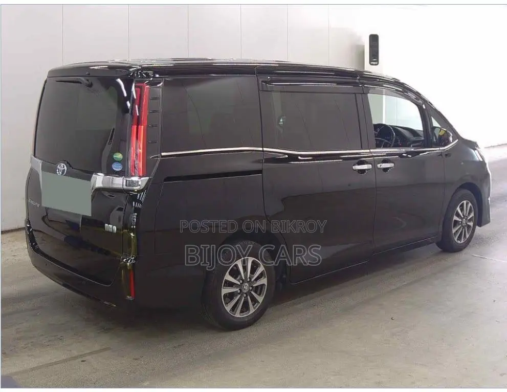 Toyota Esquire 2020