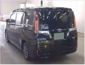 Toyota Esquire 2020