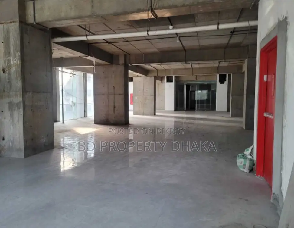 Rent a 4000 Sqft Open Commercial Space on Gulshan Avenue