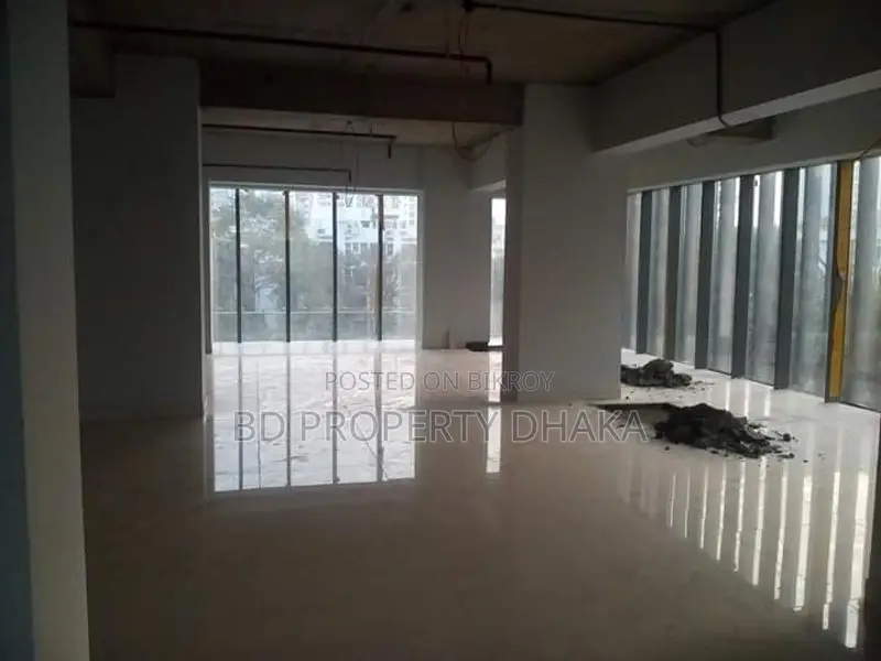 3320 Sqft Nice Open Commercial Space Rent in Banani