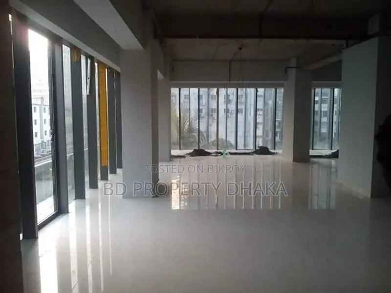 3320 Sqft Nice Open Commercial Space Rent in Banani