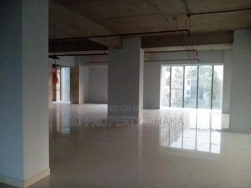 3320 Sqft Nice Open Commercial Space Rent in Banani