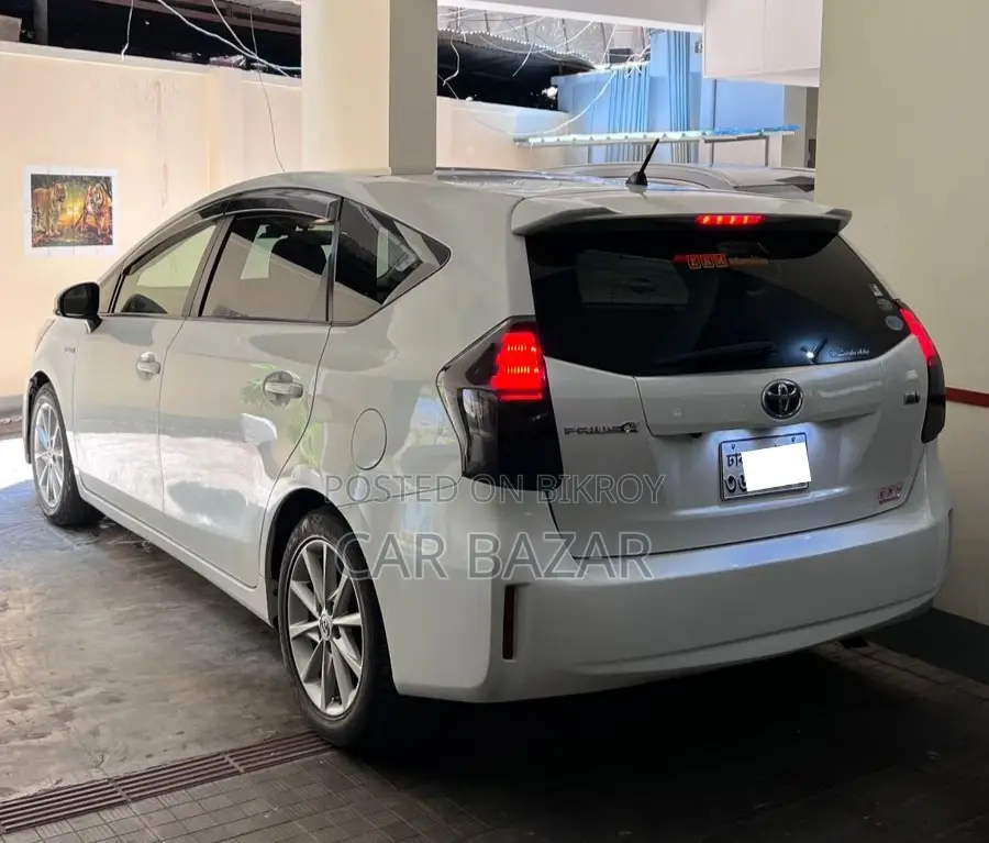 Toyota Prius Alpha PANAROMIC 2016