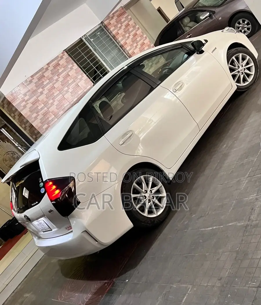 Toyota Prius Alpha PANAROMIC 2016