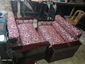 Box সোফাসেট সাথে সেন্টার টেবিল সহ