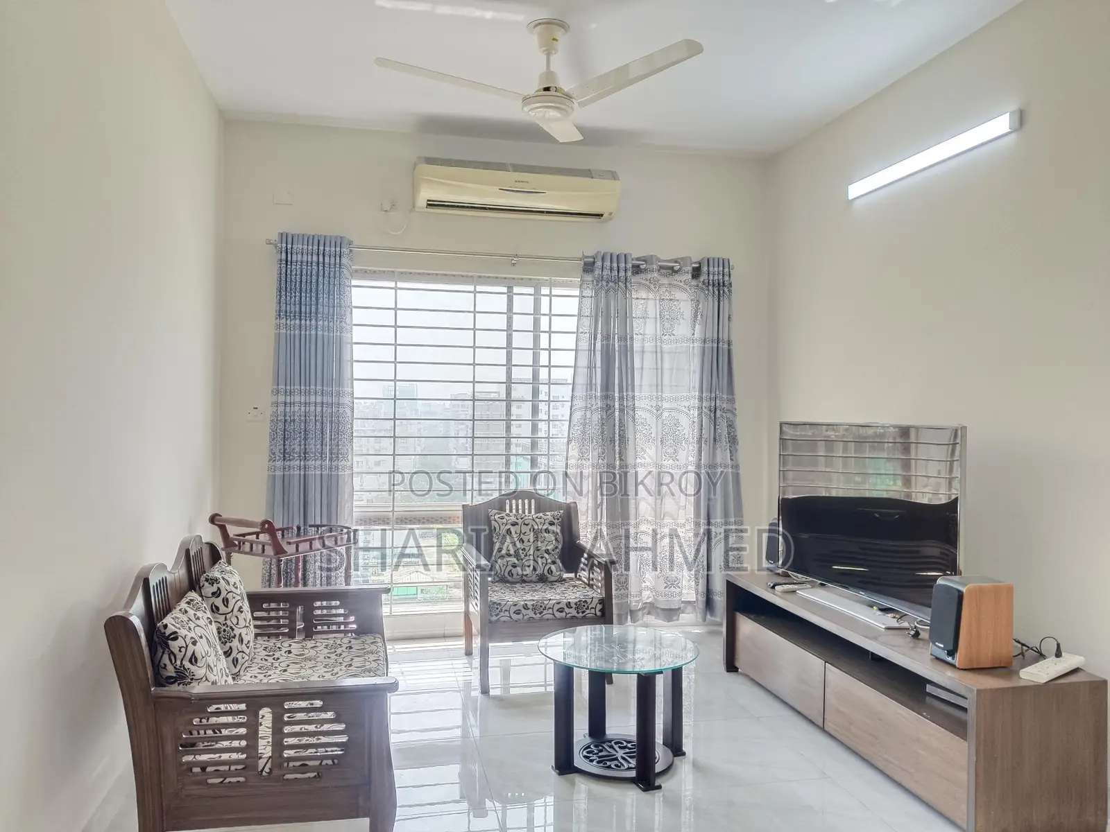 গুলশান ২-এ ৩০০০ বর্গফুটের ৪ বেডরুমের ফুল-ফার্নিশড ফ্ল্যাট ভাড়ার জন্য