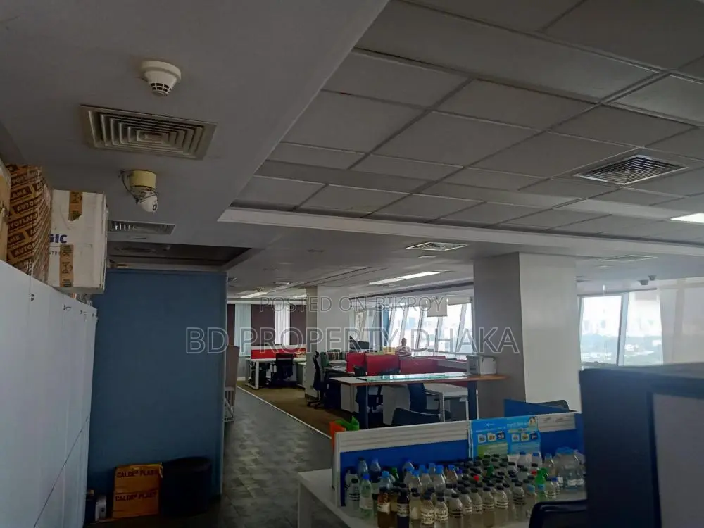 10000 Sqft Semi Furnished Open Commercial Space Rent in Badda Avenue