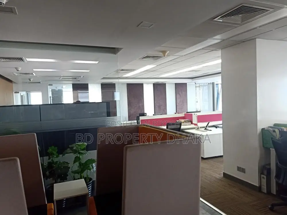 10000 Sqft Semi Furnished Open Commercial Space Rent in Badda Avenue
