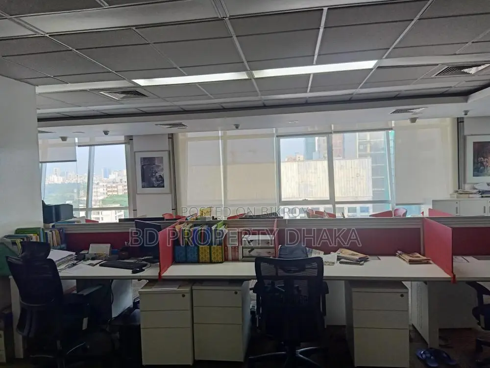 10000 Sqft Semi Furnished Open Commercial Space Rent in Badda Avenue