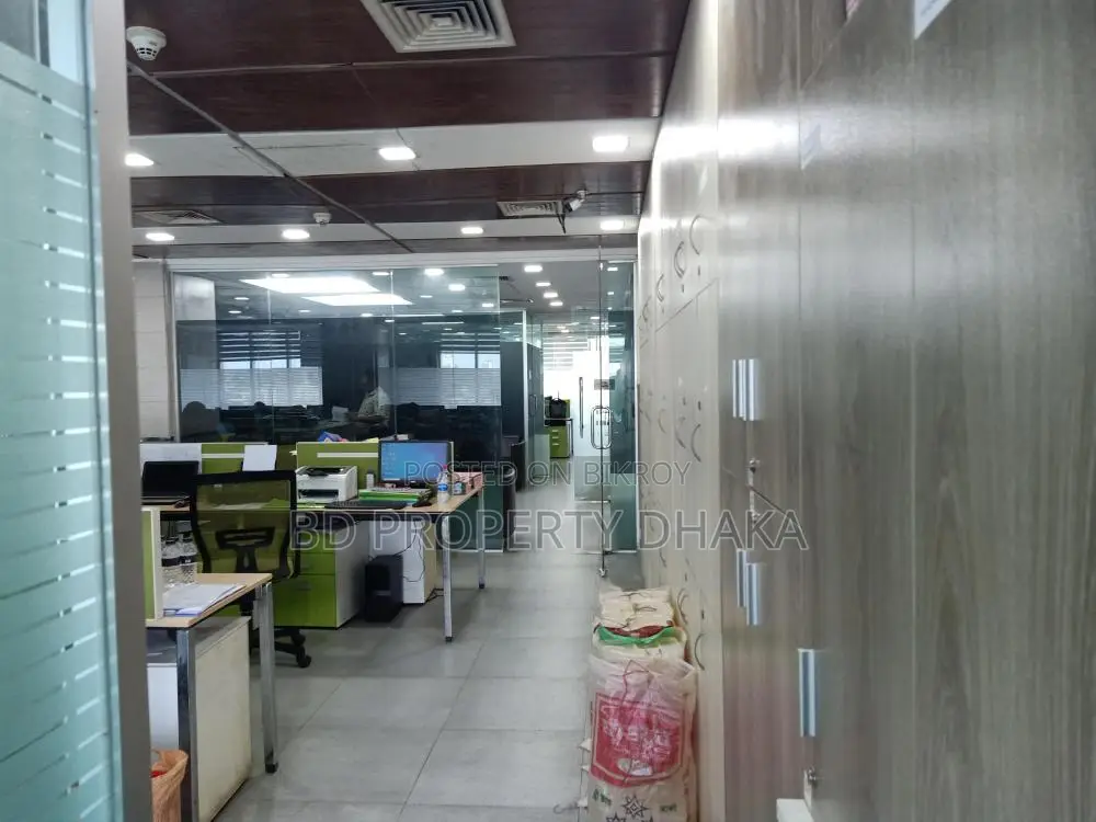 10000 Sqft Semi Furnished Open Commercial Space Rent in Badda Avenue