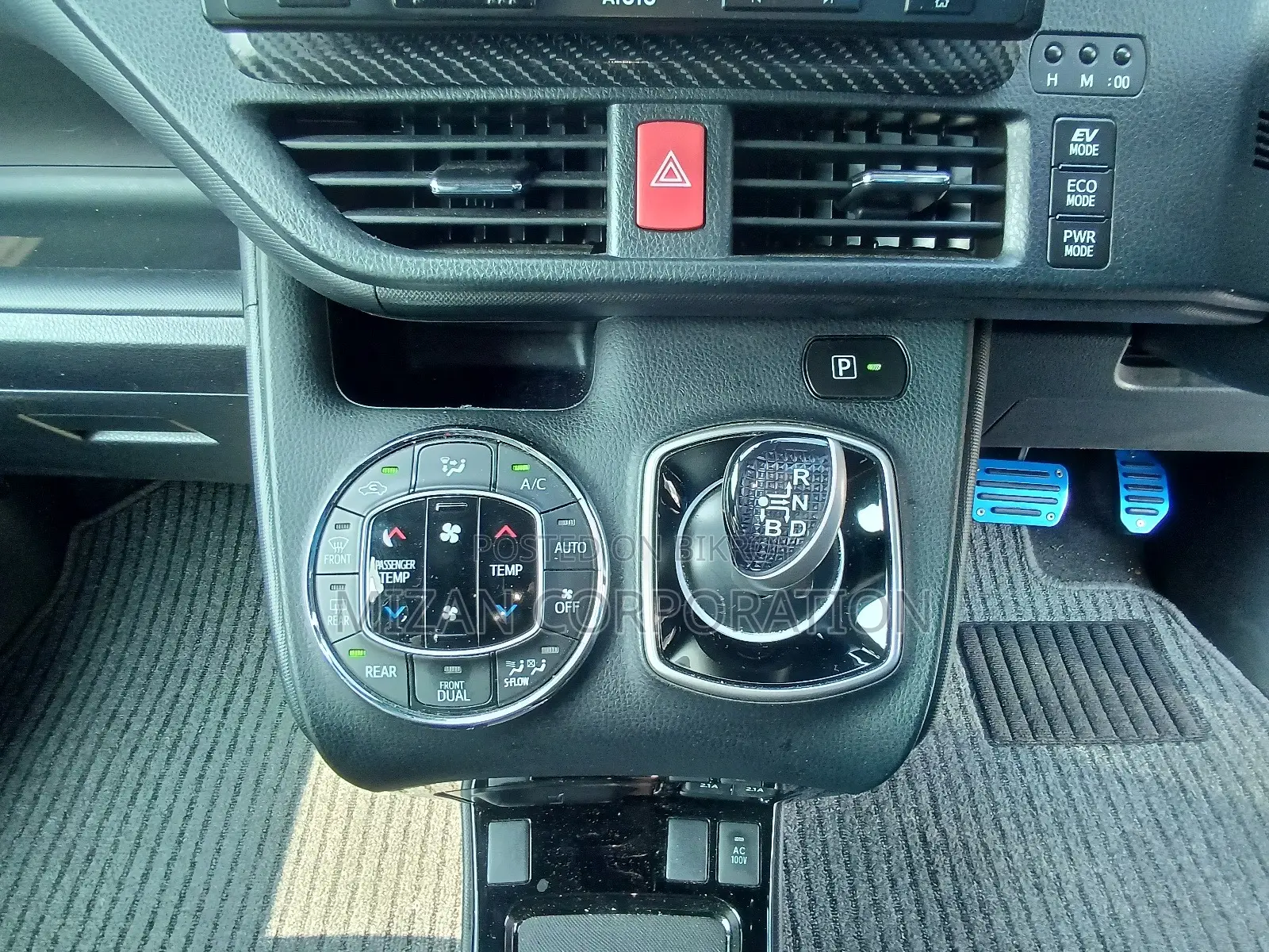 Toyota Noah X Package 2021