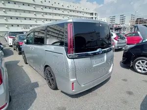 Toyota Noah X Package 2021