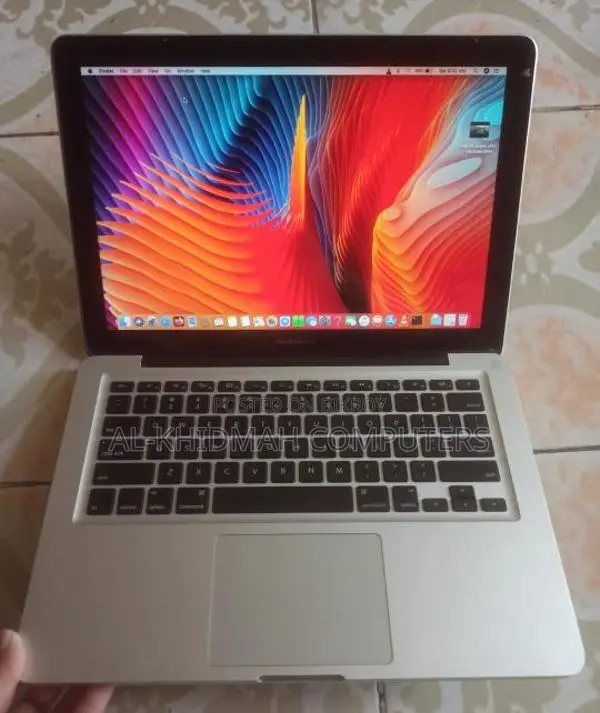 Apple MacBook Pro Core i5 Metal Body Full Fresh Laptop, 8GB, 128GB.