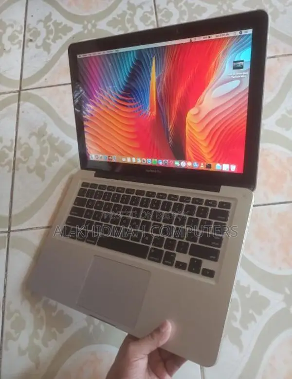 Apple MacBook Pro Core i5 Metal Body Full Fresh Laptop, 8GB, 128GB.