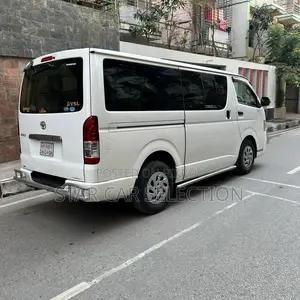 টয়োটা হাইএস জিএল (হাফ সেলিং) ২০১২