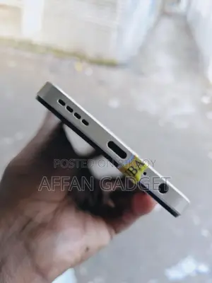 Realme V30 8/256 (Brand New)