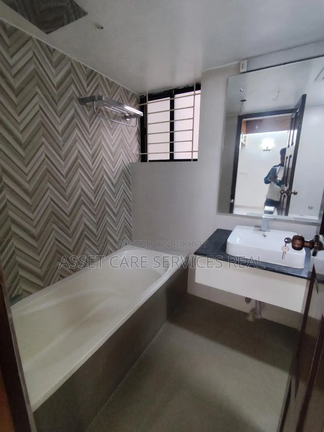 বারিধারা ডিপ্লোম্যাটিক জোনে ৪ বেডরুমের সুন্দর অ্যাপার্টমেন্ট ভাড়া