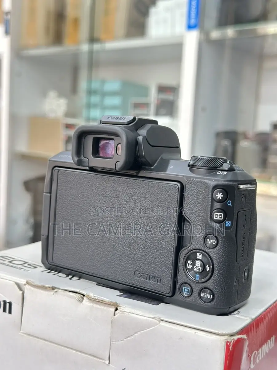 Canon M50 15-45mm lens full box