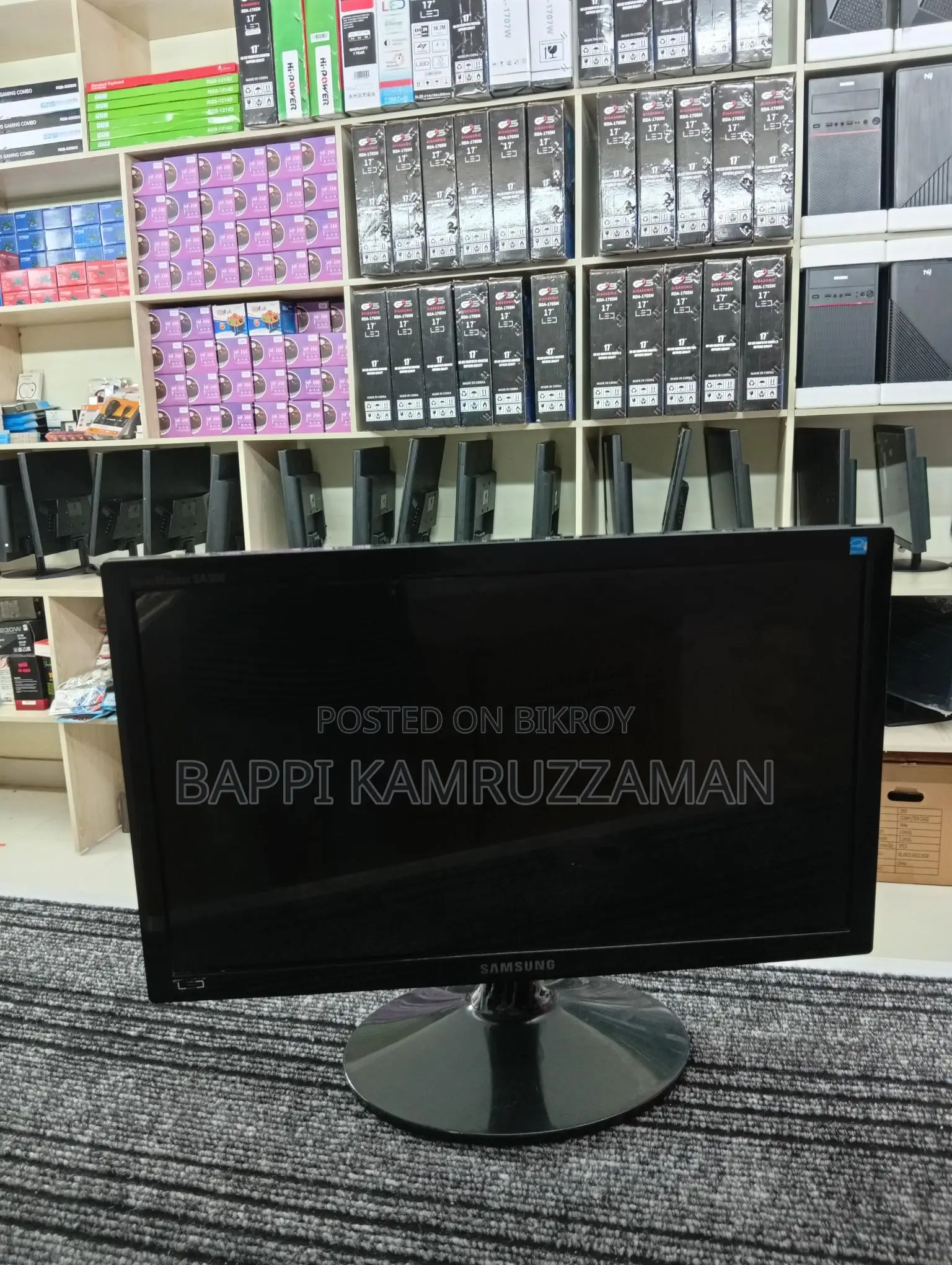 বিক্রয় হবে: প্রিমিয়াম কোয়ালিটি (SAMSUNG) ১৯ ইঞ্চি মনিটর!
