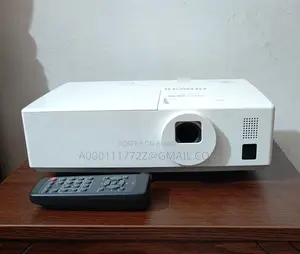 HITACHI CP-DX301 DLP PROJECTOR