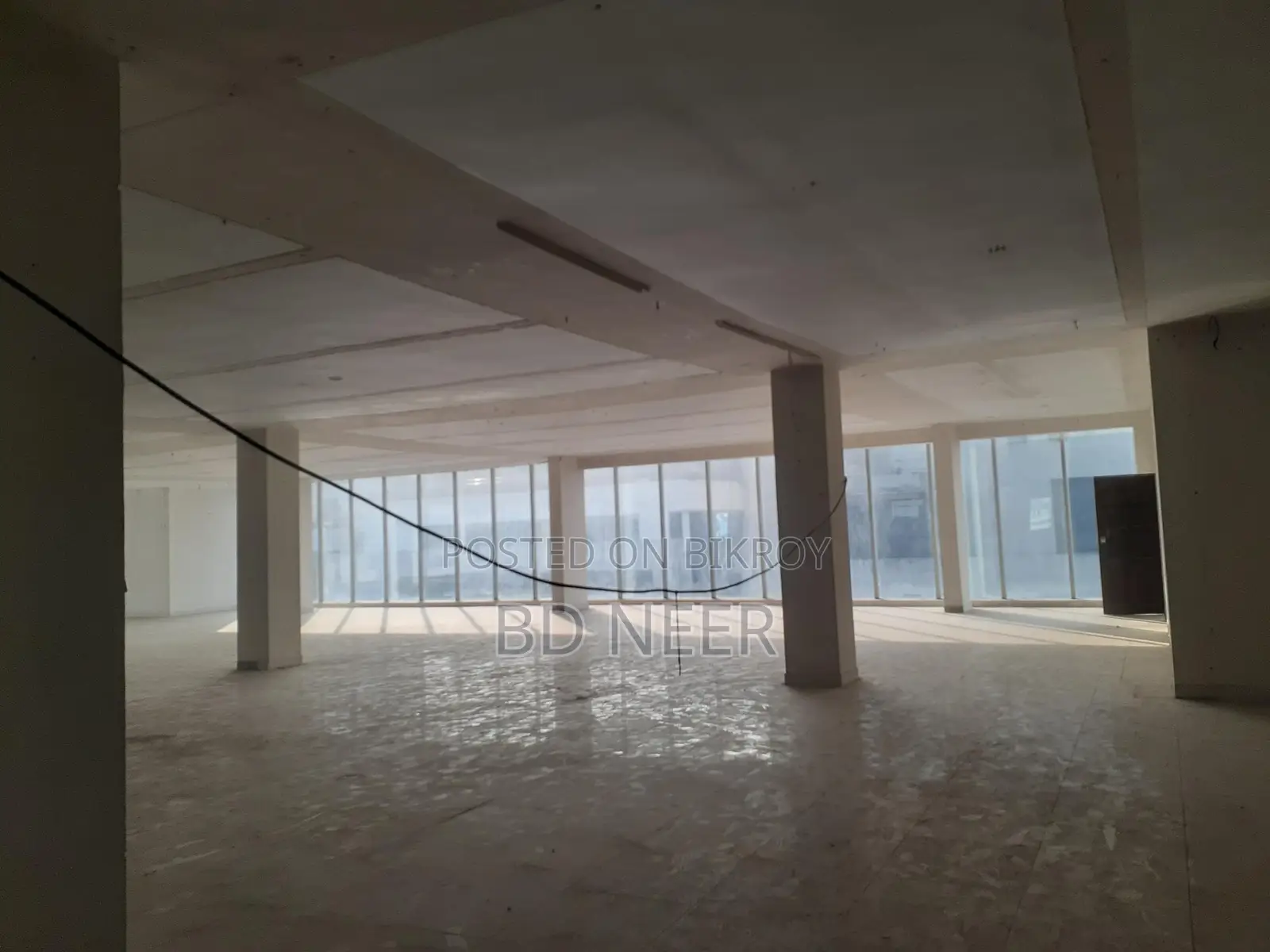 Showroom For 3000 SqFt Rent in Gulshan Avenue