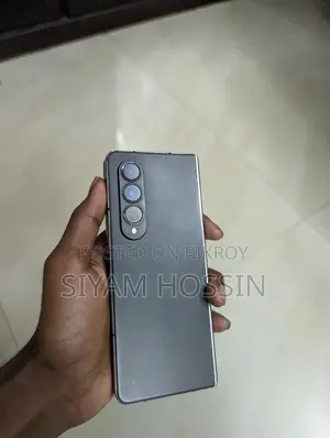 Samsung Galaxy Z Fold 4 . (Used)
