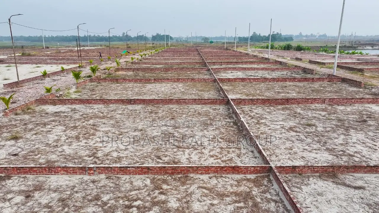 প্রবাসী পল্লীর পূর্বাচল প্রজেক্টে এ এককালীল মূল্যে প্লট বিক্রয় চলছে।