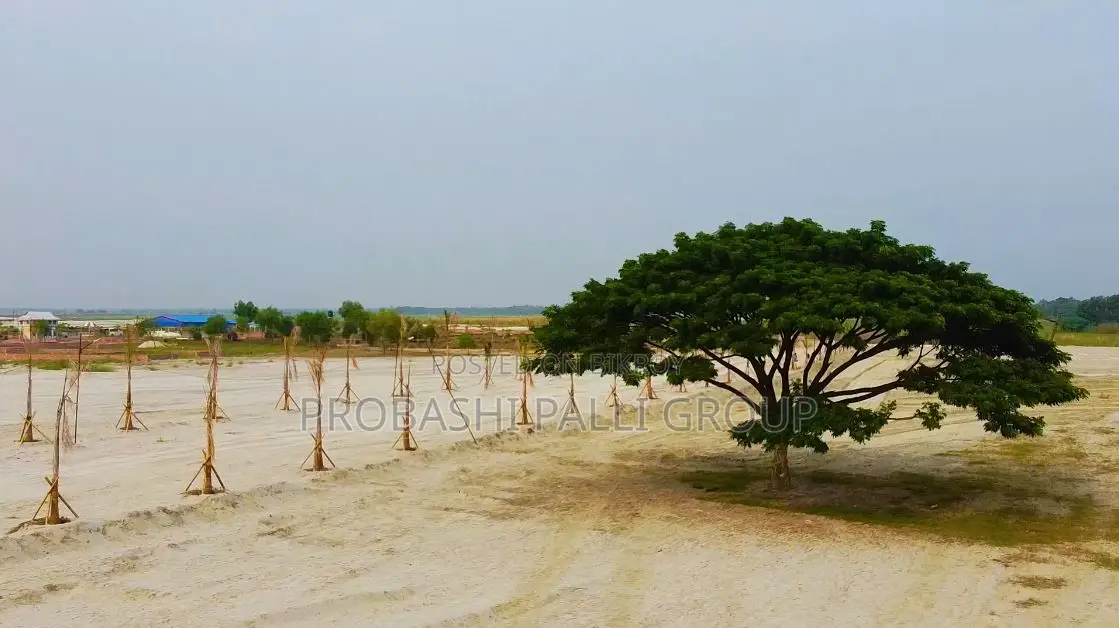 প্রবাসী পল্লীর পূর্বাচল প্রজেক্টে এ এককালীল মূল্যে প্লট বিক্রয় চলছে।