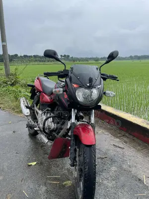 Bajaj Pulsar 150 Red Black Edition 2017