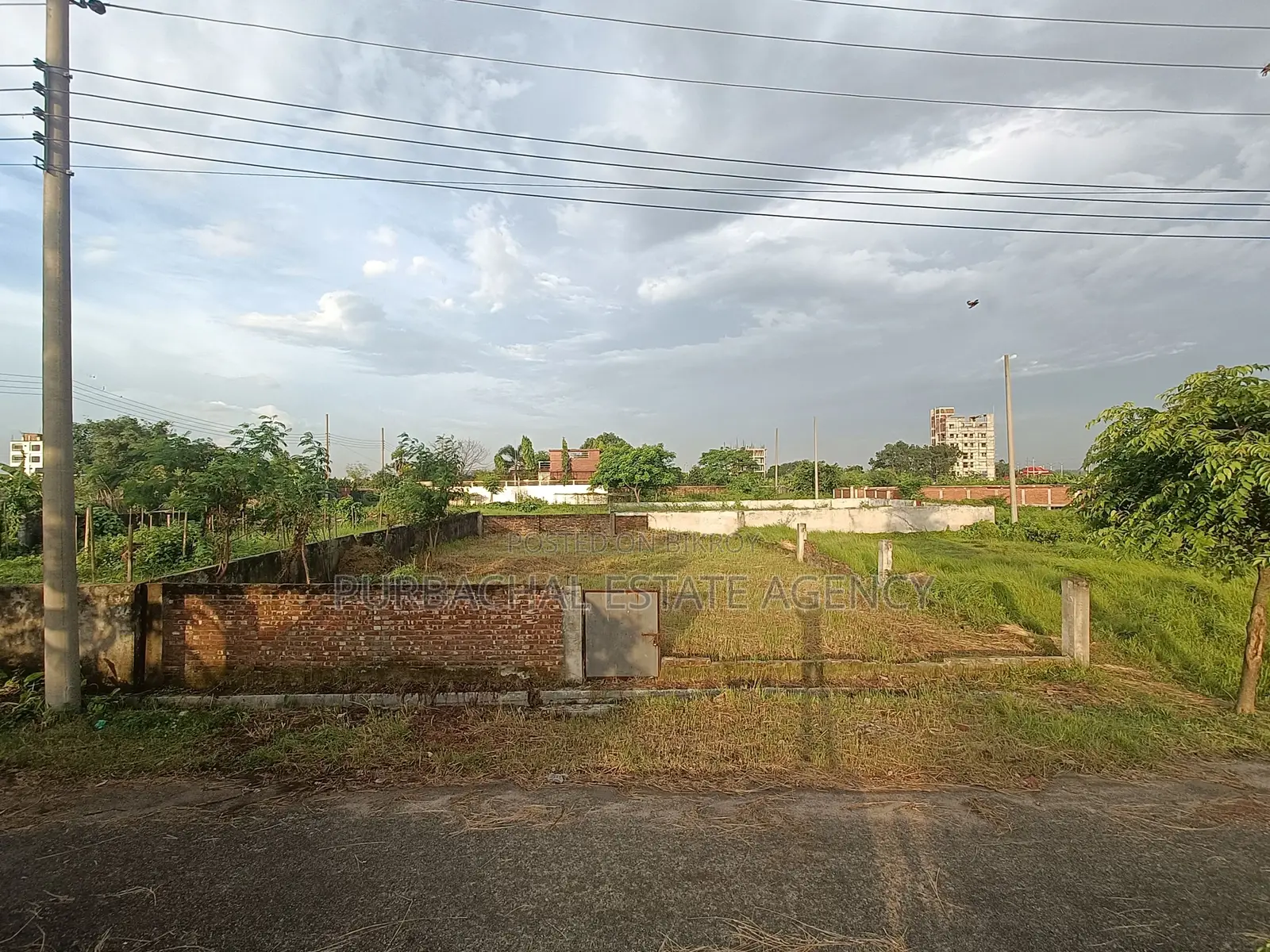 দক্ষিণ-পশ্চিম কর্নার, সেক্টর#২৬ এ ৭.৫ কাঠা