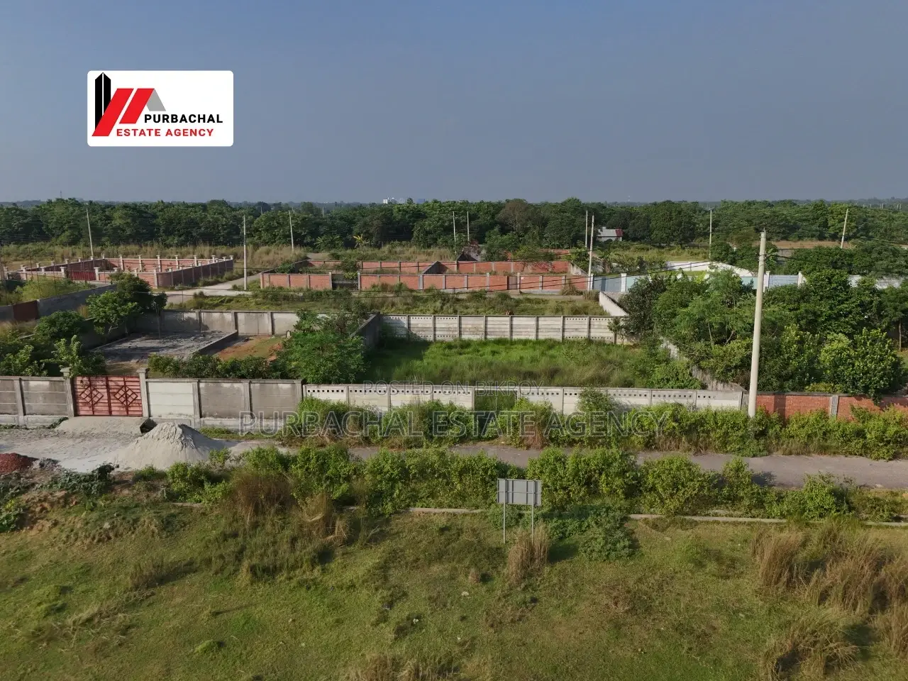 On 150ft, South Facing, 9 Katha Plot in Sec#27
