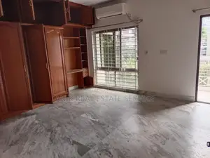 গুলশানে ভালো মানের ৩ বেডরুমের আন-ফার্নিশড ফ্ল্যাট ভাড়া