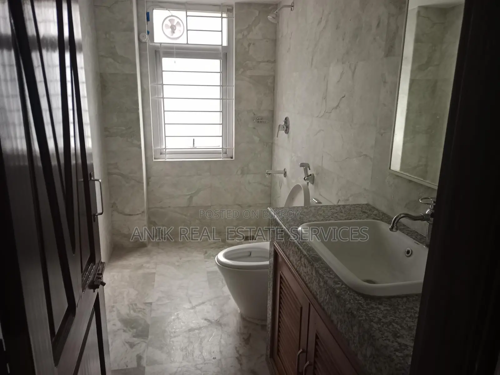 Good Quality 3 Bedroom Un Farnised Flat Rent At Gulshan