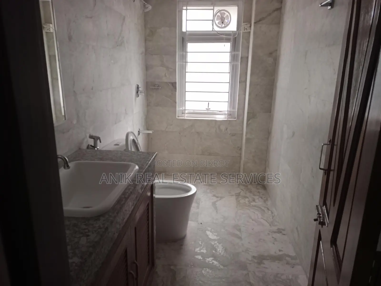 Good Quality 3 Bedroom Un Farnised Flat Rent At Gulshan