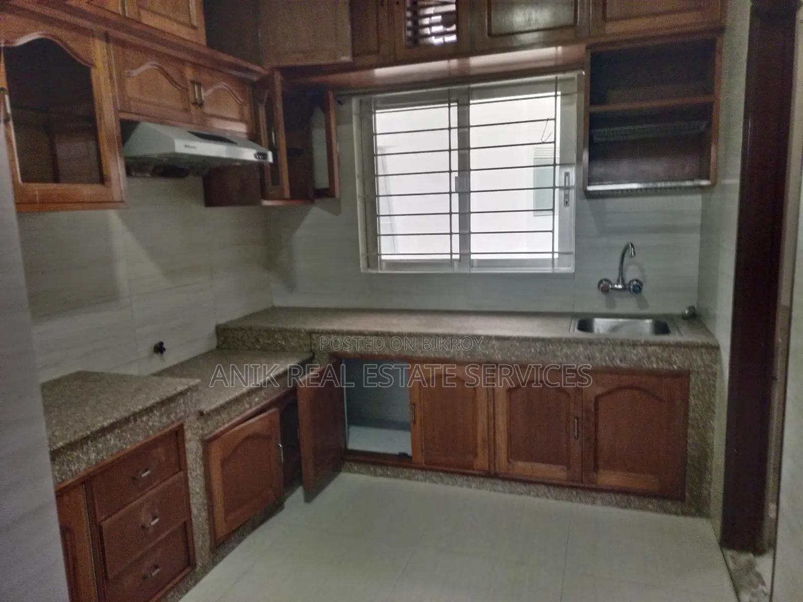Good Quality 3 Bedroom Un Farnised Flat Rent At Gulshan