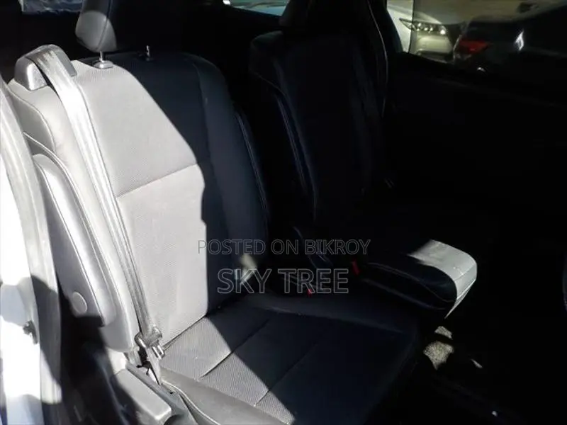 Toyota Esquire GI 2020
