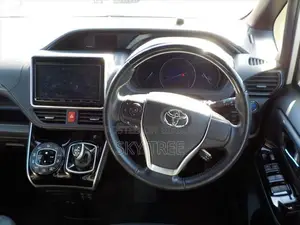 Toyota Esquire GI 2020