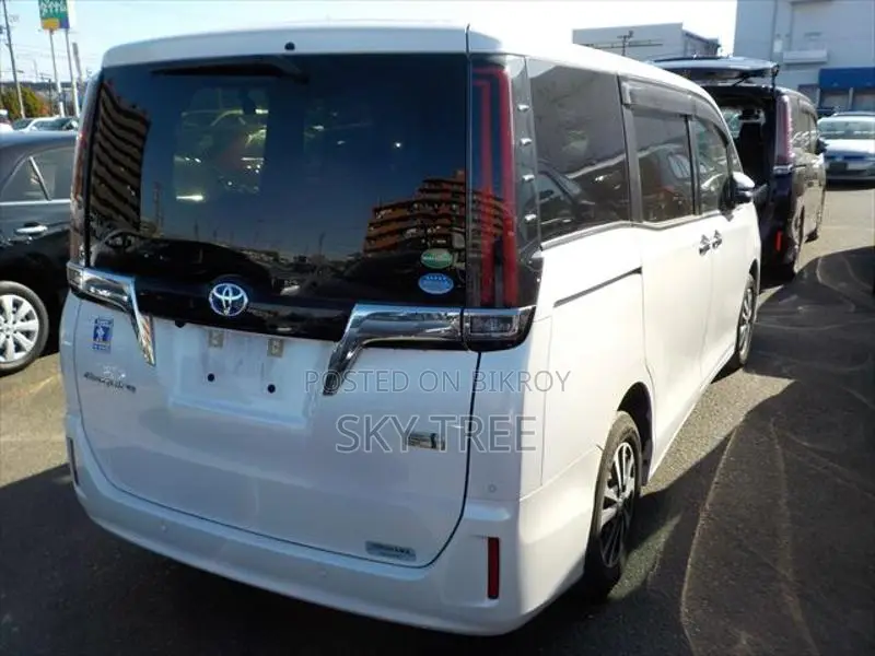 Toyota Esquire GI 2020