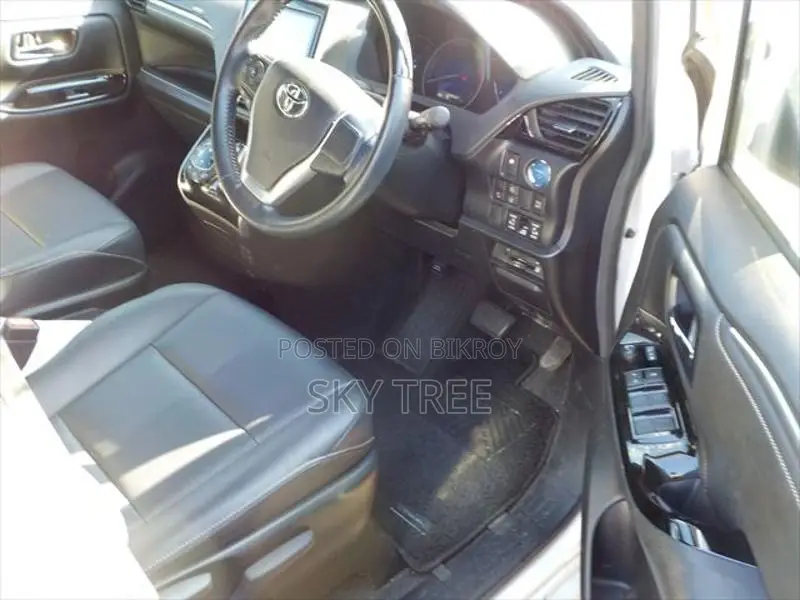 Toyota Esquire GI 2020