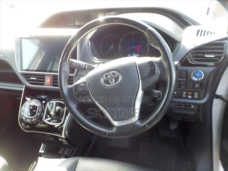 Toyota Esquire G I Package 2020
