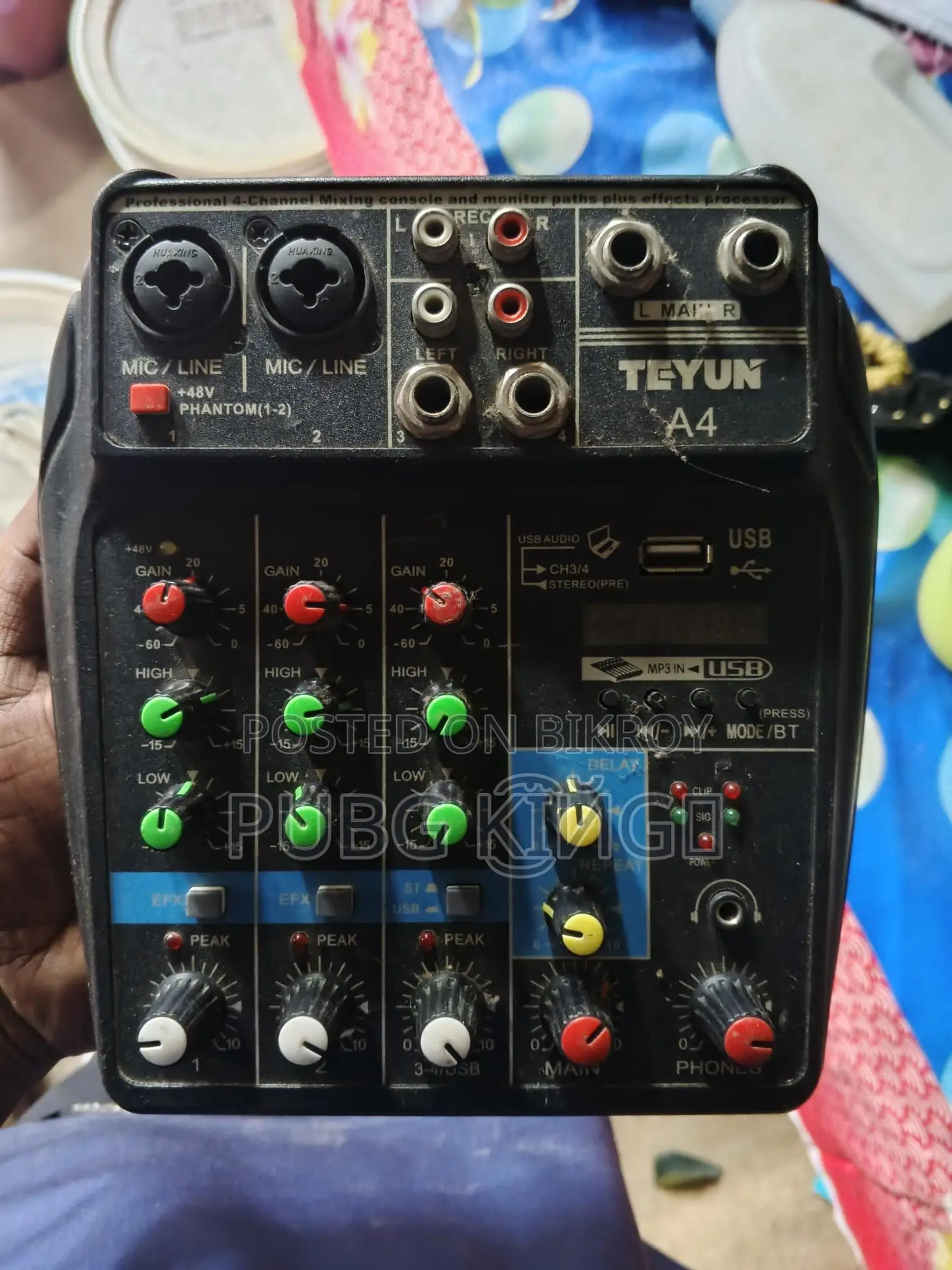 Teyun A4 4-channel audio mixer.