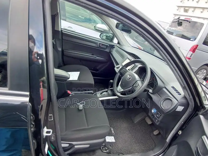 Toyota Fielder Ex 2020