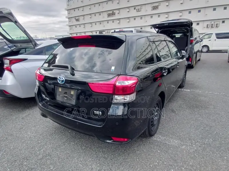 Toyota Fielder Ex 2020