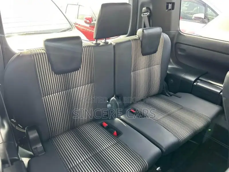 Toyota Noah SI WXB2 OCTEN 4POINT 2020